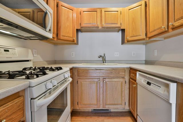 11 Echo Shore Drive, Merrimack, NH 03054