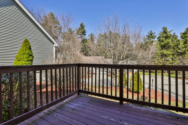 11 Echo Shore Drive, Merrimack, NH 03054