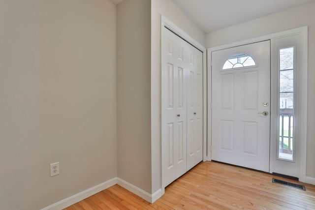 11 Echo Shore Drive, Merrimack, NH 03054