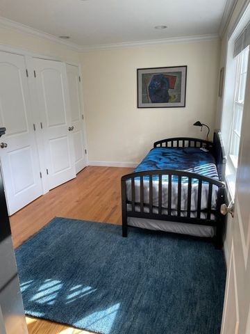 472 Lowell Ave 472, Newton, MA 02460
