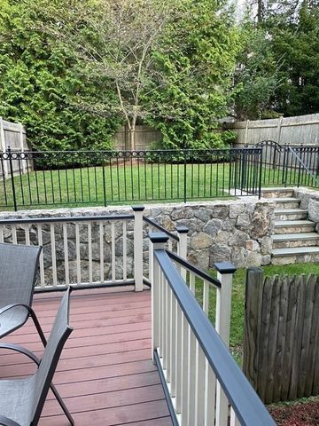 472 Lowell Ave 472, Newton, MA 02460