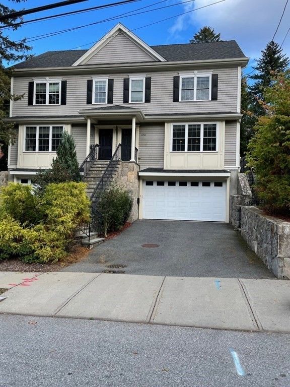 472 Lowell Ave 472, Newton, MA 02460