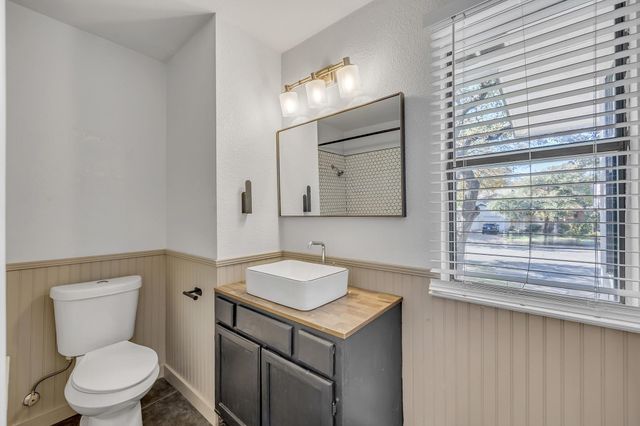 8102 TUSCARORA TRL A, Austin, TX 78729