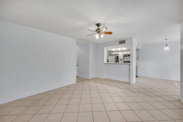 8102 TUSCARORA TRL A, Austin, TX 78729