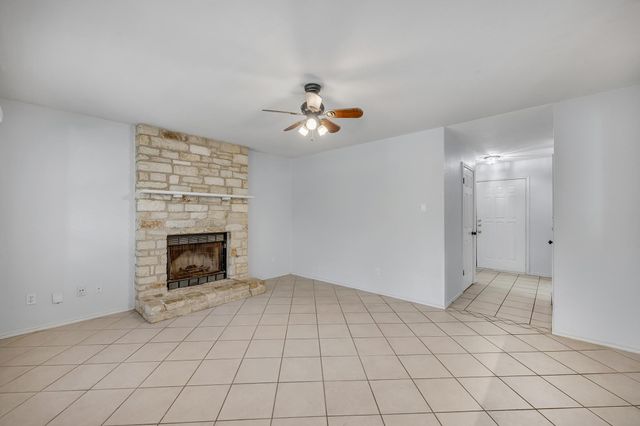 8102 TUSCARORA TRL A, Austin, TX 78729