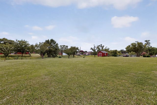 611 N Fm Road 740, Forney, TX 75126