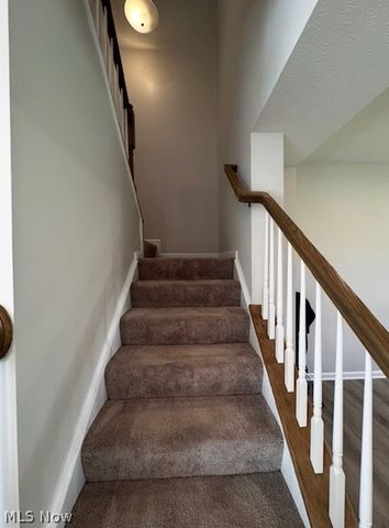4045 N Steels Circle, Cuyahoga Falls, OH 44224