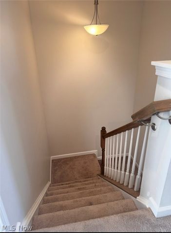 4045 N Steels Circle, Cuyahoga Falls, OH 44224