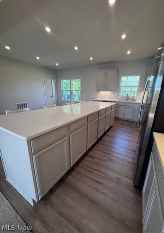 4045 N Steels Circle, Cuyahoga Falls, OH 44224