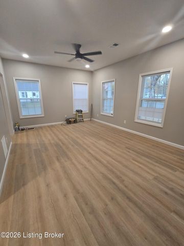 215 E Brown St, Elizabethtown, KY 42701