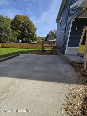 215 E Brown St, Elizabethtown, KY 42701