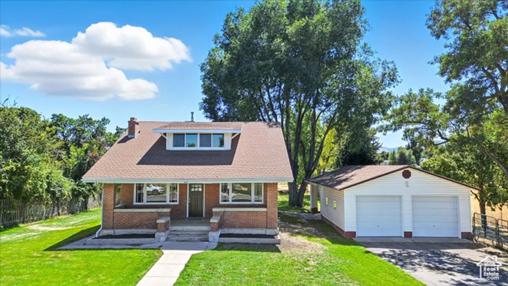 Image 2 of property listing at 325 W 300 N, Hyrum, UT 84319