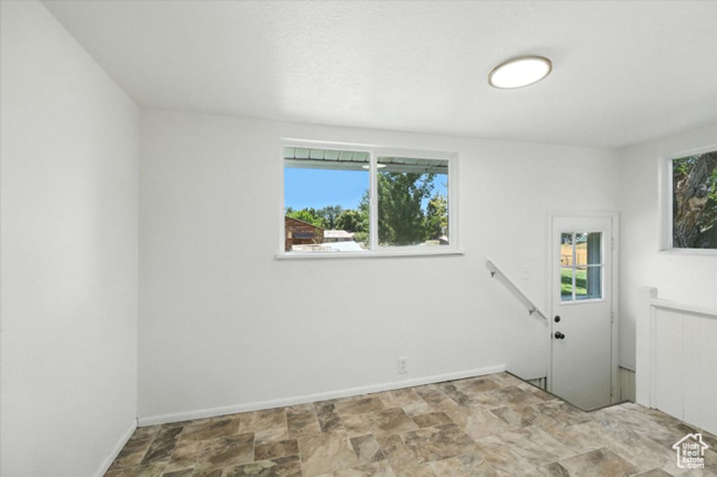 Image 14 of property listing at 325 W 300 N, Hyrum, UT 84319