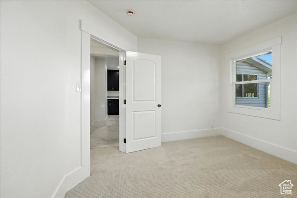 Image 17 of property listing at 325 W 300 N, Hyrum, UT 84319
