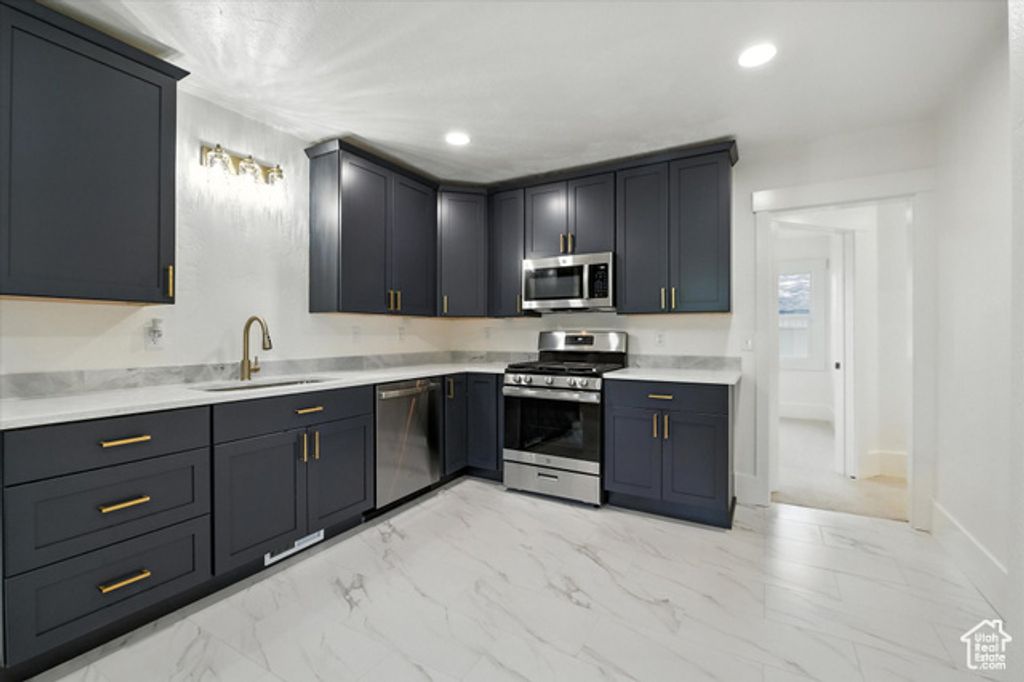 Image 3 of property listing at 325 W 300 N, Hyrum, UT 84319