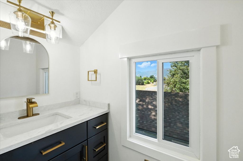 Image 22 of property listing at 325 W 300 N, Hyrum, UT 84319
