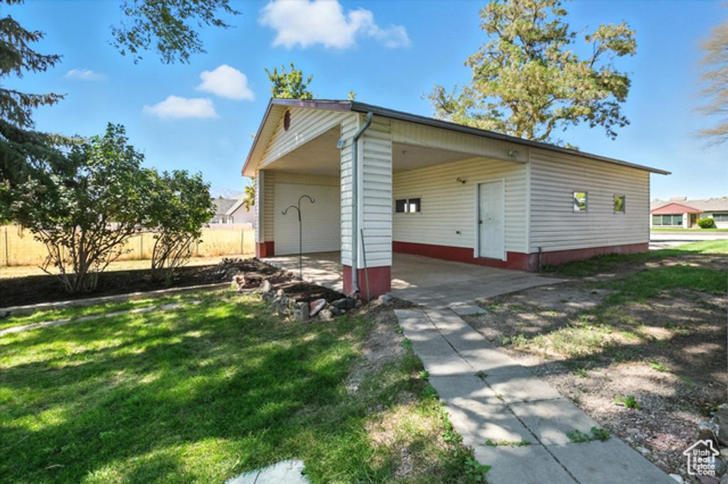Image 36 of property listing at 325 W 300 N, Hyrum, UT 84319