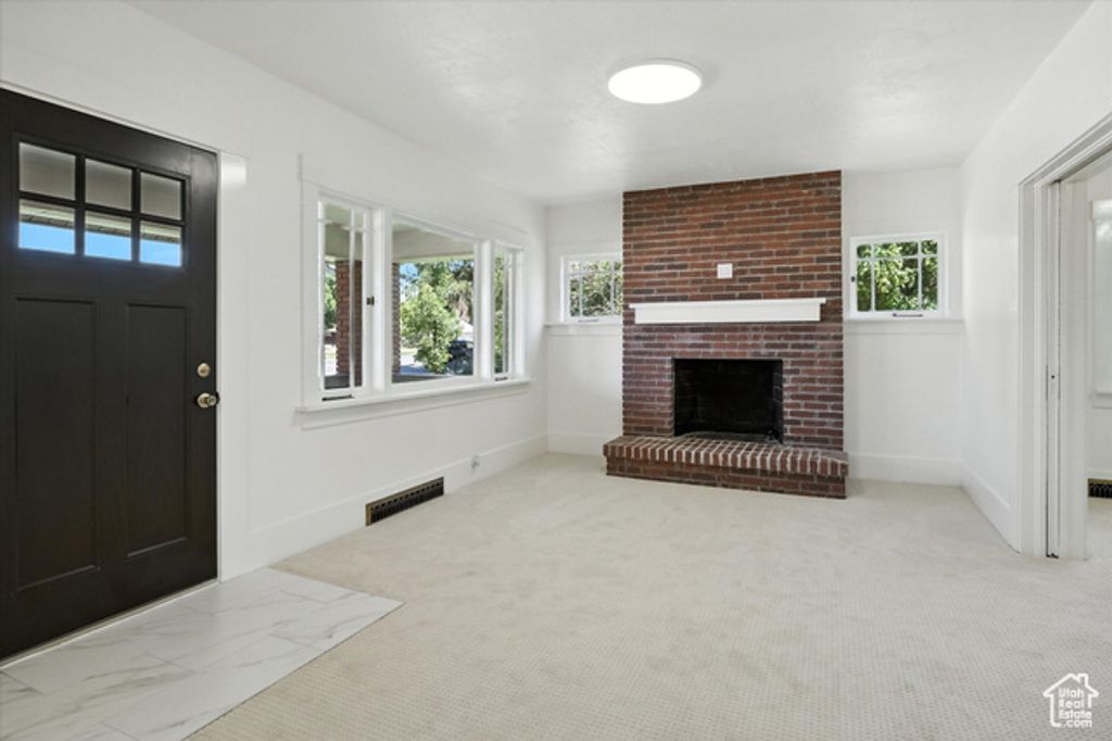 Image 6 of property listing at 325 W 300 N, Hyrum, UT 84319