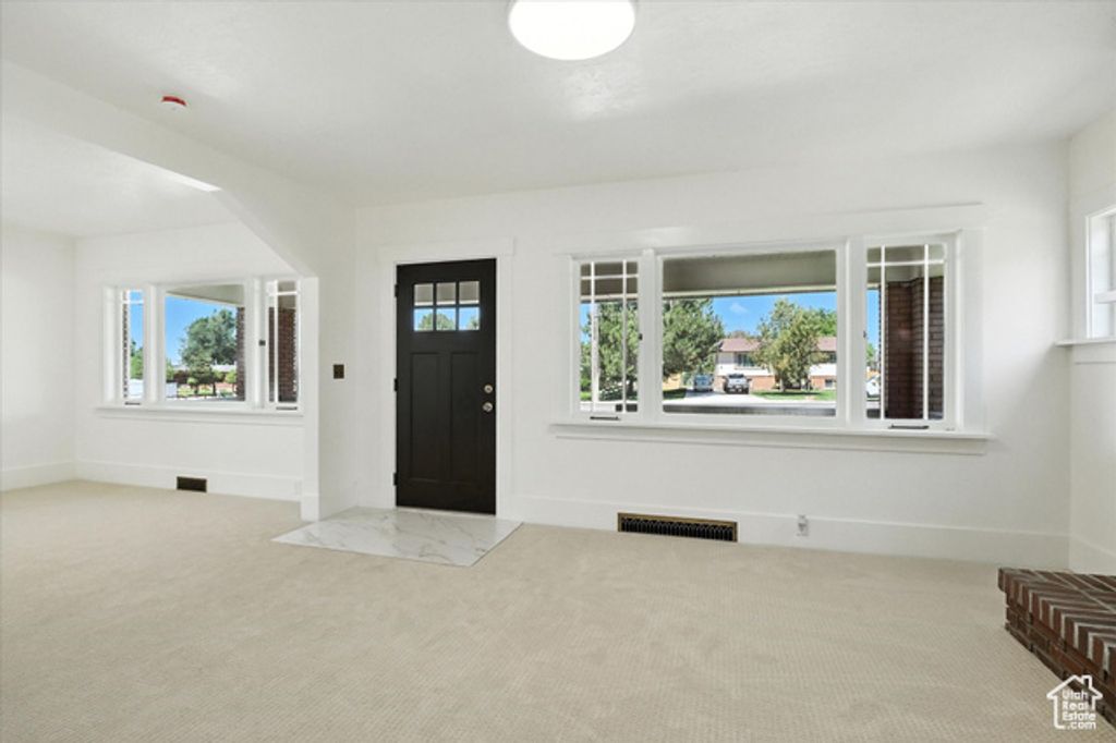 Image 9 of property listing at 325 W 300 N, Hyrum, UT 84319