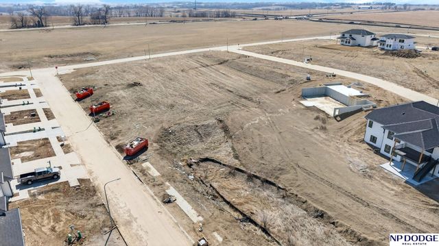 6606 S 215th Street, Elkhorn, NE 68022