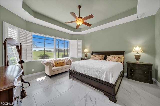 7672 Sussex CT, Naples, FL 34113