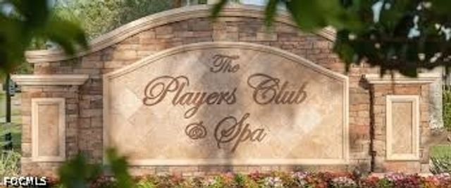 7672 Sussex CT, Naples, FL 34113