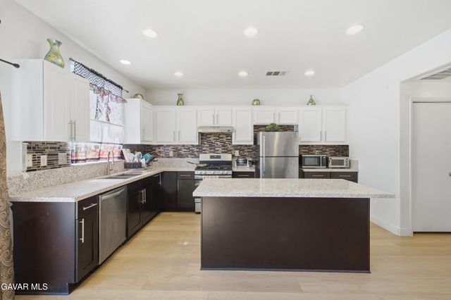 38302 Debonair Way, Palmdale, CA 93552