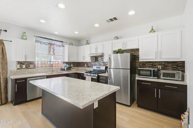 38302 Debonair Way, Palmdale, CA 93552