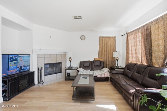 38302 Debonair Way, Palmdale, CA 93552
