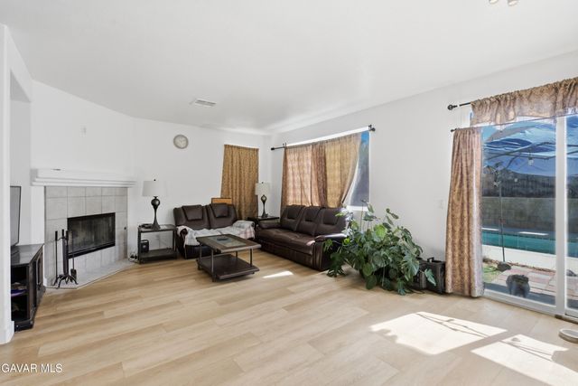 38302 Debonair Way, Palmdale, CA 93552