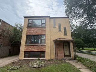 4552 N Lockwood Avenue, Chicago, IL 60630