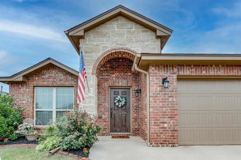 Image 1 of property listing at 11316 NW 94th Street, Yukon, OK 73099