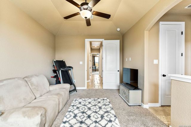 258 Triple R, La Vernia, TX 78121