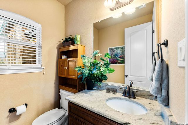 258 Triple R, La Vernia, TX 78121