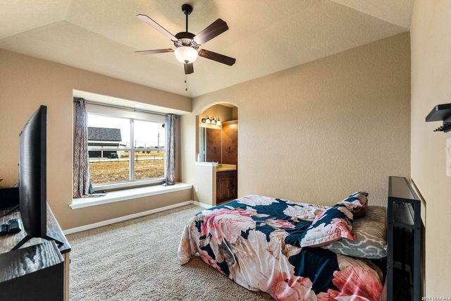 258 Triple R, La Vernia, TX 78121