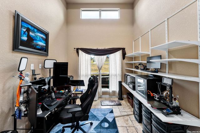 258 Triple R, La Vernia, TX 78121