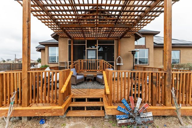 258 Triple R, La Vernia, TX 78121