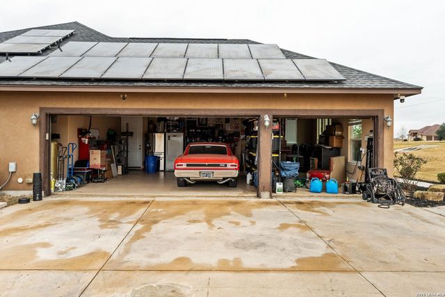 258 Triple R, La Vernia, TX 78121