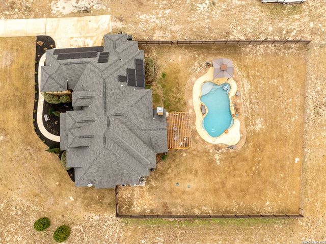 258 Triple R, La Vernia, TX 78121