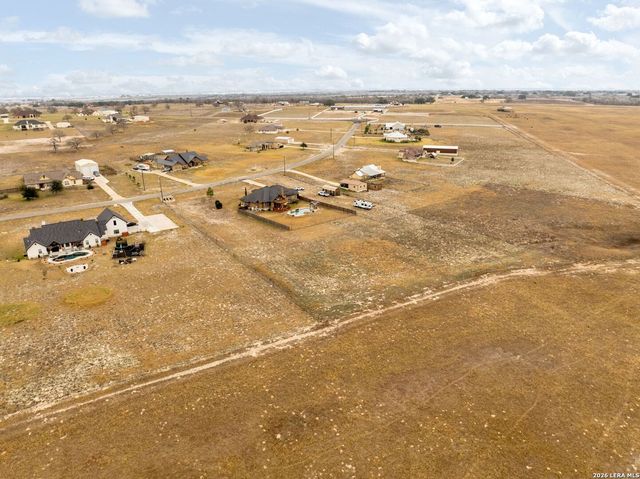 258 Triple R, La Vernia, TX 78121