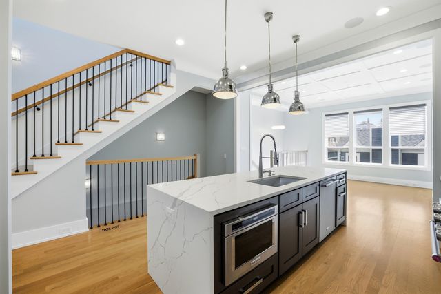 3721 W Wabansia Avenue, Chicago, IL 60647