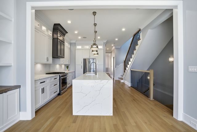 3721 W Wabansia Avenue, Chicago, IL 60647