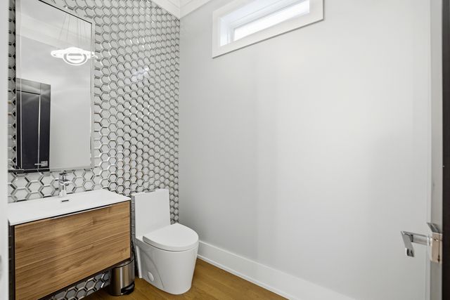 3721 W Wabansia Avenue, Chicago, IL 60647