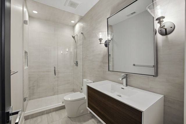 3721 W Wabansia Avenue, Chicago, IL 60647