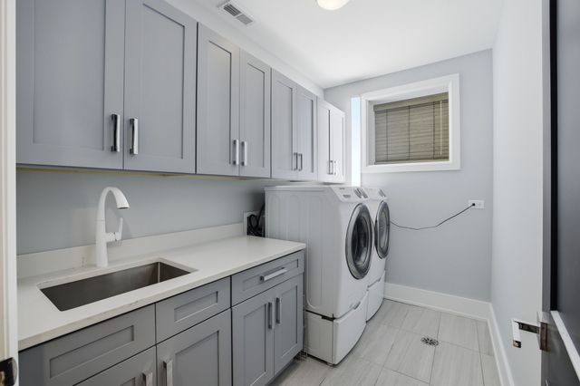 3721 W Wabansia Avenue, Chicago, IL 60647