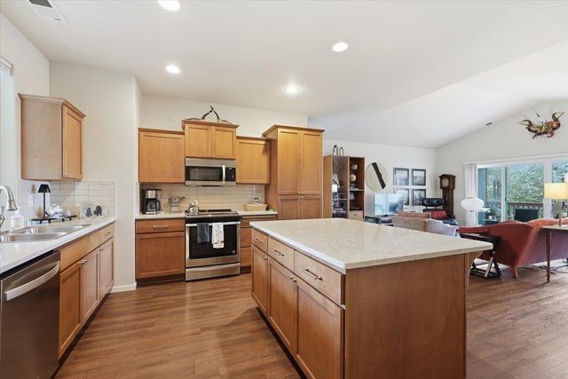 6007 W Melrose Ln, Spokane, WA 99208