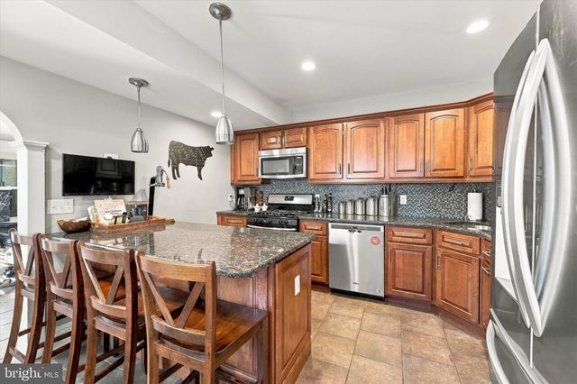 420 WASHINGTON ST, Bristol, PA 19007