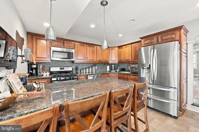 420 WASHINGTON ST, Bristol, PA 19007
