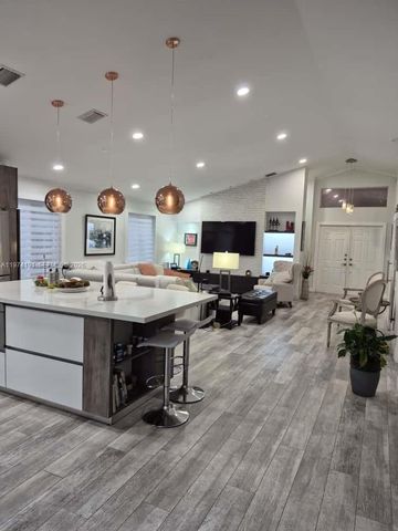 2908 N 36th Ave, Hollywood, FL 33021