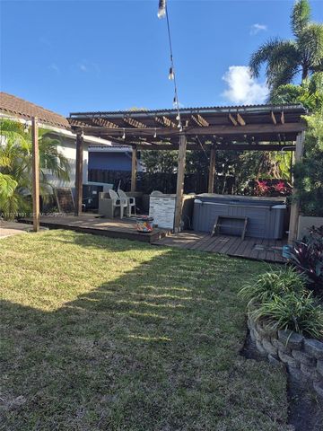 2908 N 36th Ave, Hollywood, FL 33021